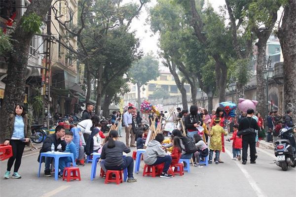 ha noi ngay 29 tet: noi tap nap ke den nguoi di, noi vang ve diu hiu den la thuong - 2