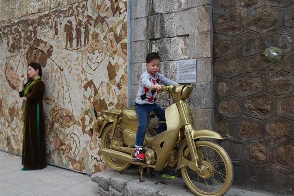 ha noi ngay 29 tet: noi tap nap ke den nguoi di, noi vang ve diu hiu den la thuong - 6