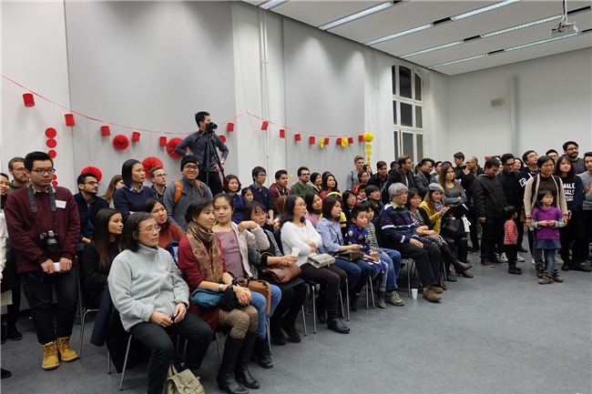 Từ khắp thế giới, du học sinh Việt đang đón Tết sớm tưng bừng - Ảnh 7.