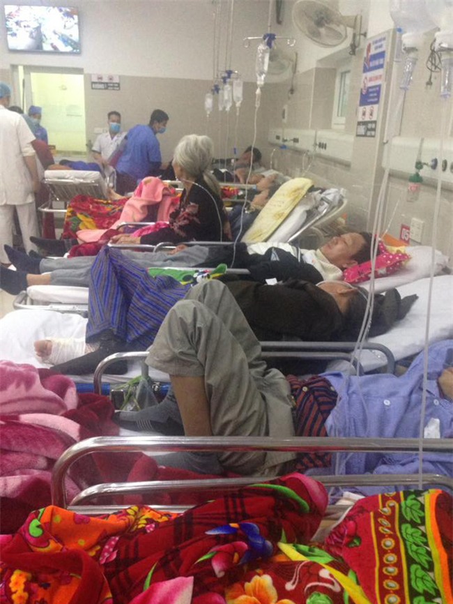 Cận Tết, Bệnh viện Bạch Mai vỡ trận, bác sĩ kiệt sức vì cấp cứu - Ảnh 6.