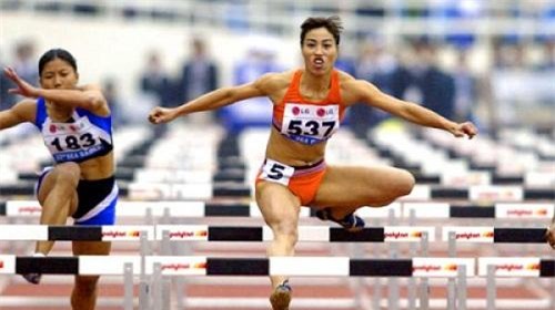 vu bich huong: nu hoang dien kinh viet nam va hanh trinh vuot qua noi dau - 1