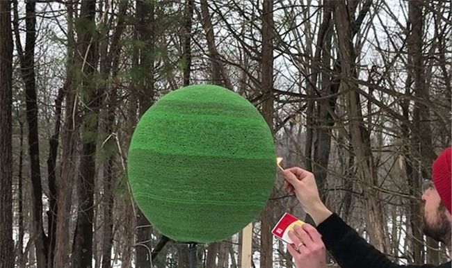 Redditor này dành cả thanh xuân để biến 42.000 que diêm thành quả cầu khổng lồ rồi đốt nó đi - Ảnh 14.