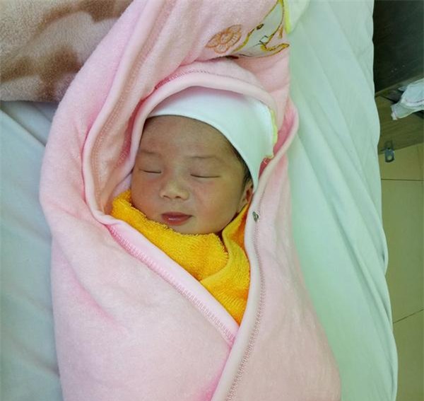 "kinh hoang" 16 tieng di sinh dung 27 tet cua me 9x - 1