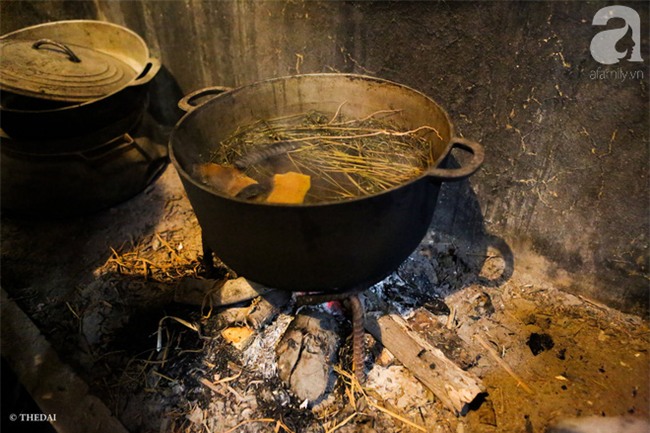 Tắm nước mùi già - nghi thức trịnh trọng trong đêm trừ tịch để đón năm mới của người miền Bắc - Ảnh 11.