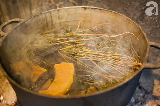 Tắm nước mùi già - nghi thức trịnh trọng trong đêm trừ tịch để đón năm mới của người miền Bắc - Ảnh 10.