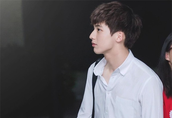 Nhờ đồng nghiệp đóng giả làm người yêu, tôi càng lún sâu vào phiền phức - Ảnh 2.