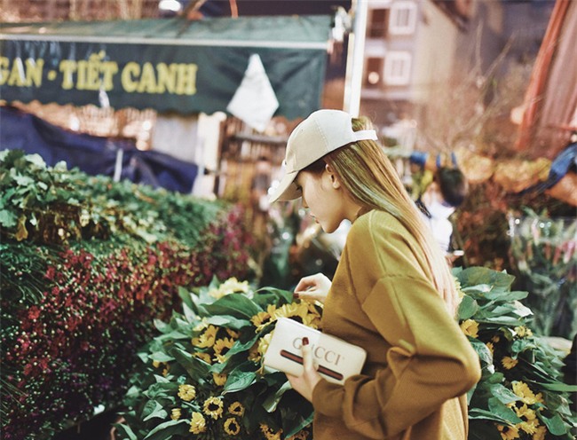 Cập nhật hot nhất vào ngày cuối cùng của năm Đinh Dậu: Không khí đón Tết cực sôi nổi của sao Việt! - Ảnh 3.