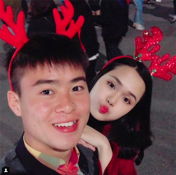 Bạn gái Đỗ Duy Mạnh U23: Dù có hàng ngàn vệ tinh vây quanh, tôi luôn tin tưởng anh Mạnh-2