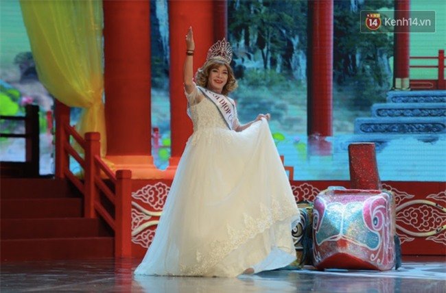 Táo Quân 2018: Bỏ màn báo cáo quen thuộc, các Táo duyên dáng châm biếm loạt vấn đề nổi cộm của xã hội năm qua - Ảnh 3.