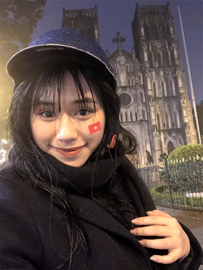 Dân mạng tìm kiếm cô gái xinh đẹp xuất hiện trong Táo quân 2018