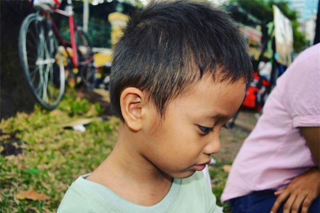 tet dac biet dau tien cua cau be xep dep tung "day song" mang xa hoi o sai gon - 3