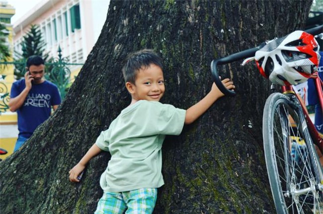 tet dac biet dau tien cua cau be xep dep tung "day song" mang xa hoi o sai gon - 4