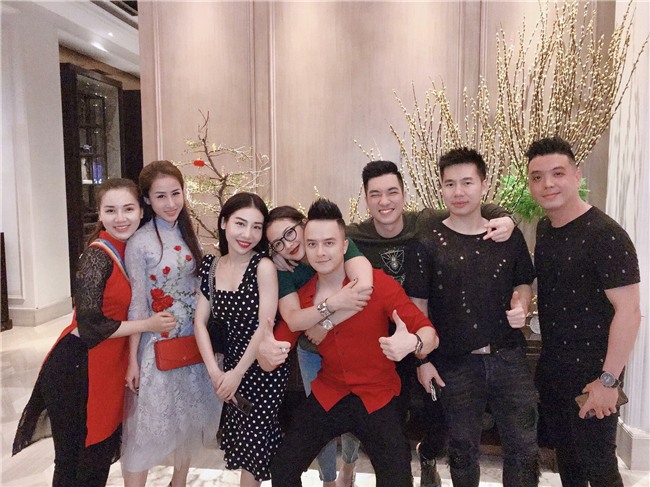 Sao Việt xúng xính váy áo đi chúc Tết, tụ tập vui chơi cùng họ hàng trong sáng mùng 1 - Ảnh 7.