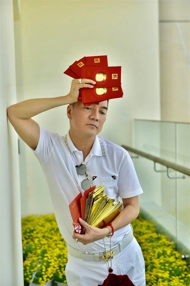 Sao Việt xúng xính váy áo đi chúc Tết, tụ tập vui chơi cùng họ hàng trong sáng mùng 1 - Ảnh 2.