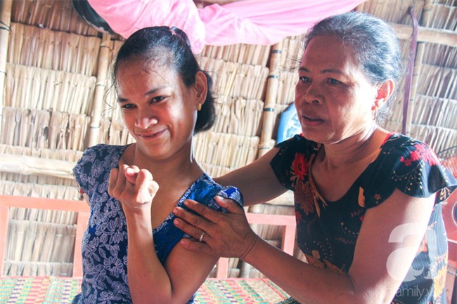 Tết mới của gia đình người mẹ điên ở Trà Vinh: Ấm áp và tràn ngập tiếng cười nhờ những tấm lòng - Ảnh 16.