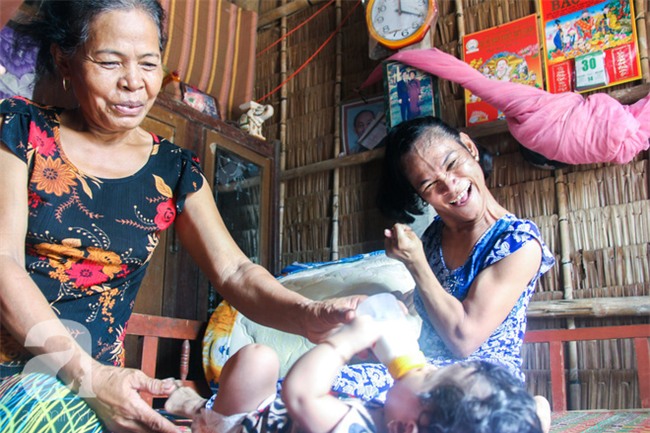 Tết mới của gia đình người mẹ điên ở Trà Vinh: Ấm áp và tràn ngập tiếng cười nhờ những tấm lòng - Ảnh 9.