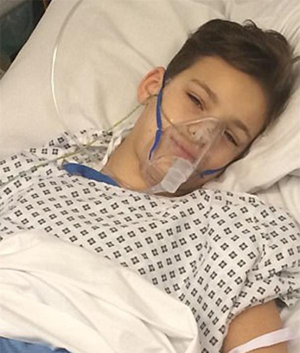 cau be 12 tuoi thung da day vi mon do choi duoc trieu tre em yeu thich - 2