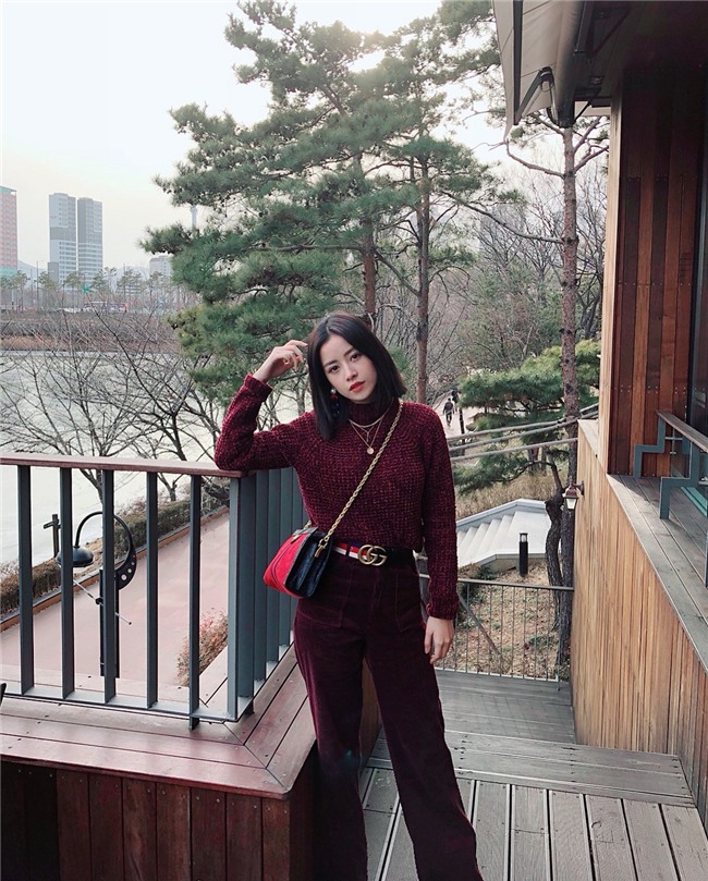 Hồ Ngọc Hà - Angela Phương Trinh dẫn đầu xu hướng nhung rực rỡ đón chào năm mới-2