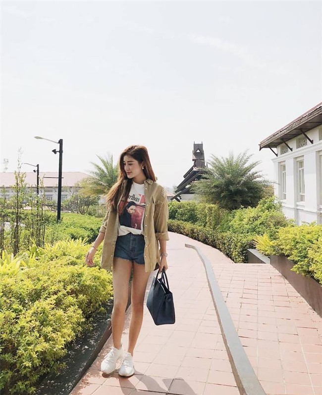 Hồ Ngọc Hà - Angela Phương Trinh dẫn đầu xu hướng nhung rực rỡ đón chào năm mới-5