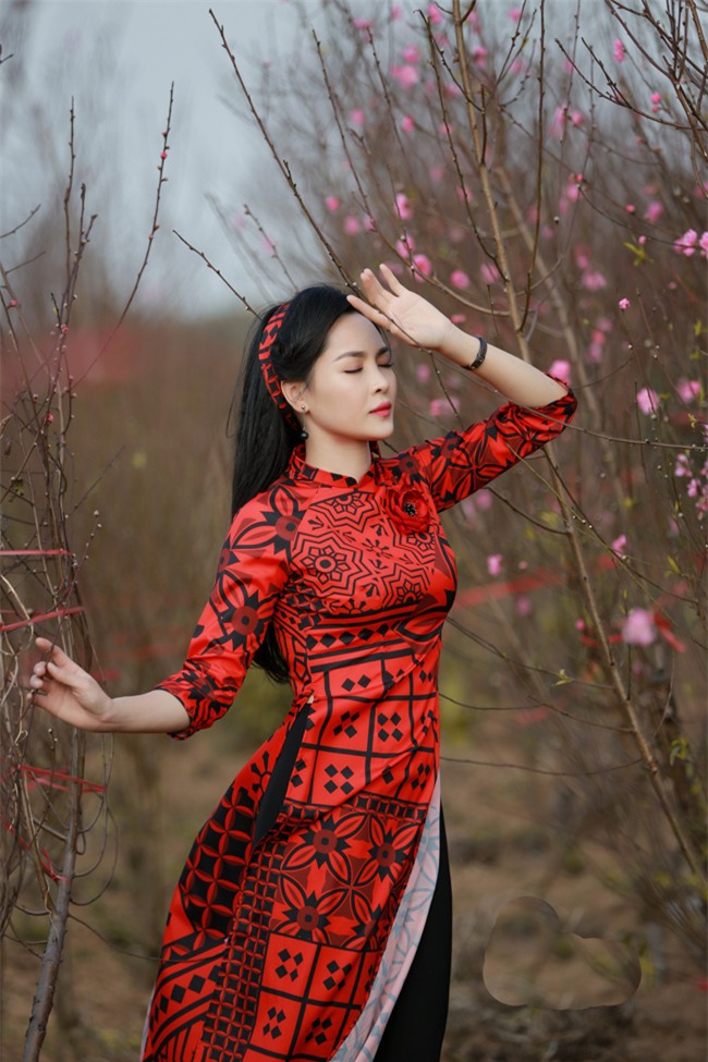 "hot girl dao keo" nam dinh dep lung lieng voi ao dai xuan hinh anh 11