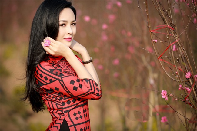 "hot girl dao keo" nam dinh dep lung lieng voi ao dai xuan hinh anh 12