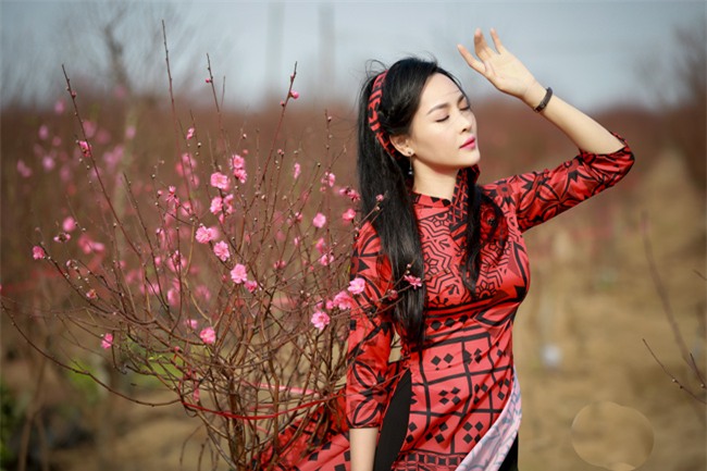 "hot girl dao keo" nam dinh dep lung lieng voi ao dai xuan hinh anh 16