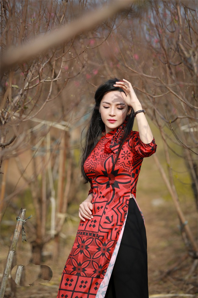 "hot girl dao keo" nam dinh dep lung lieng voi ao dai xuan hinh anh 3
