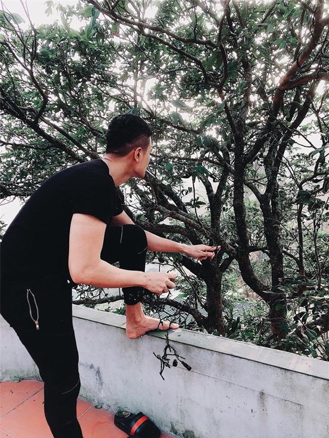 Vóc dáng của người đàn ông rất giống với Vĩnh Thuỵ. - Tin sao Viet - Tin tuc sao Viet - Scandal sao Viet - Tin tuc cua Sao - Tin cua Sao