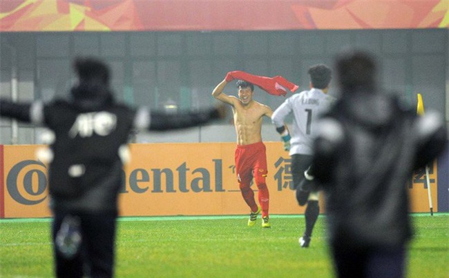 Bùi Tiến Dũng: Nhà không có con gái, nên Dũng phải làm hết thôi mà - Ảnh 2.