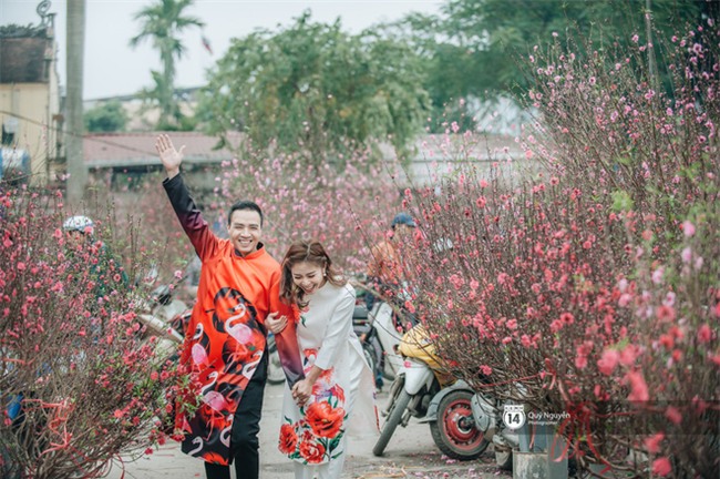 Chuyện t&#236;nh MC &quot;Ch&#250;ng t&#244;i l&#224; chiến sĩ&quot;: 10 năm trước l&#224; đồng nghiệp dự đ&#225;m cưới của nhau, 10 năm sau gọi nhau vợ chồng! - Ảnh 8.