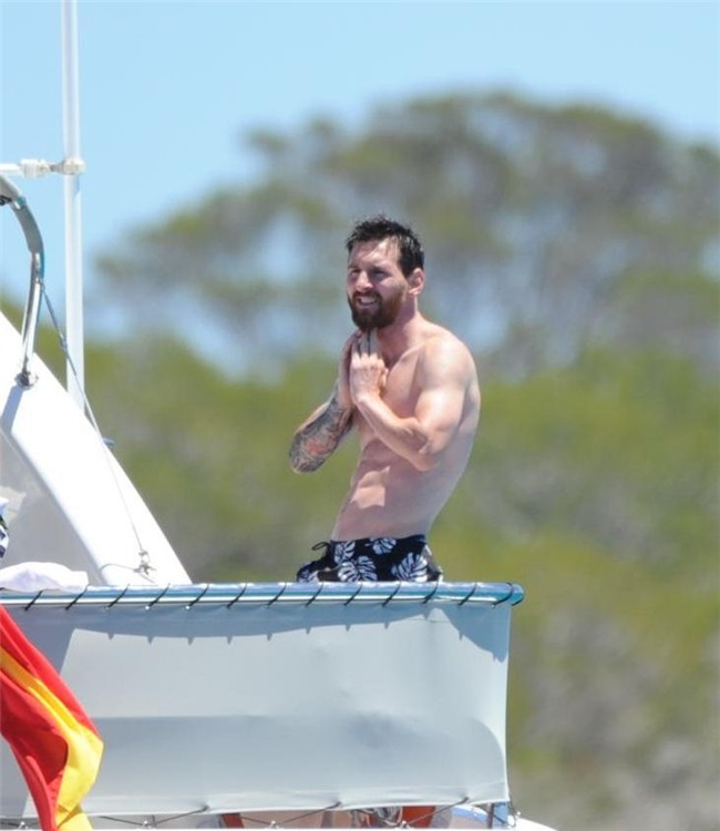 Messi,Ronaldo,Beckham,Sergio Ramos,Du thuyền