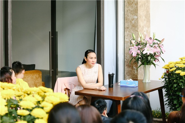 Mỹ Tâm bất ngờ được fan nhí vượt đường xá xa xôi đến chúc Tết đầu năm - Ảnh 3.