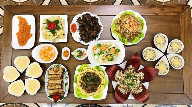 Chị em khoe các mâm cỗ Tết đẹp, kỳ công trên mạng xã hội-10