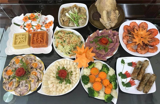 Chị em khoe các mâm cỗ Tết đẹp, kỳ công trên mạng xã hội-2