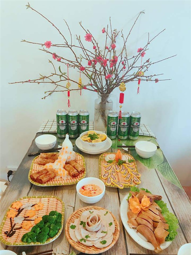 Chị em khoe các mâm cỗ Tết đẹp, kỳ công trên mạng xã hội-6