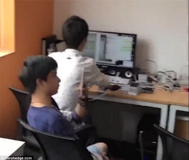 Trang trại trồng view với 10.000 chiếc điện thoại chạy cùng lúc - muốn nổi như cồn ở Trung Quốc quả thực không quá khó - Ảnh 3.