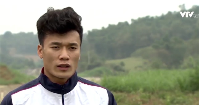 Tự sự ngày trở về của các cầu thủ U23 Việt Nam: Chỉ mong chiếc xe buýt đi mãi như thế!-13