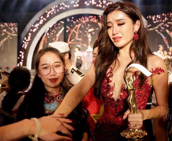 Top 3 Hoa hậu Việt Nam 2014 sau 4 năm: Vì gia đình mà kẻ vượt chông gai, người lặng lẽ sống-7