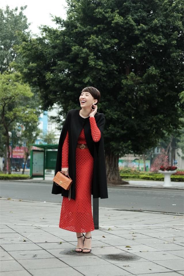 Giữa tin đồn rạn nứt tình cảm, Tóc Tiên vui vẻ xuất hiện bên Hoàng Touliver trong ngày Tết - Ảnh 2.