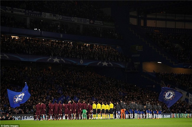 Messi phá dớp, Barca may mắn thoát thua Chelsea - Ảnh 2.