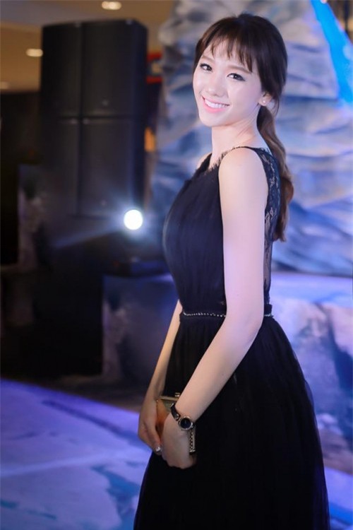 Bí quyết trang điểm ‘không tuổi’ của bà xã Trấn Thành ở đời thường và trên thảm đỏ - Ảnh 7.