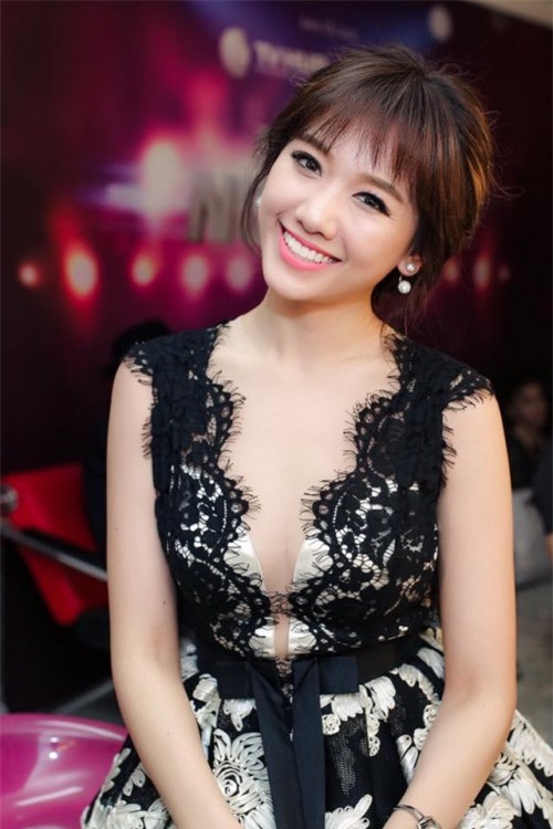 Bí quyết trang điểm ‘không tuổi’ của bà xã Trấn Thành ở đời thường và trên thảm đỏ - Ảnh 8.