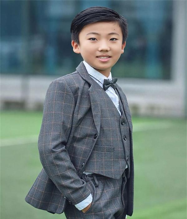 tu hoc o nha, be 10 tuoi gay kinh ngac khi thanh thao 3 thu tieng, viet sach tieng anh - 1