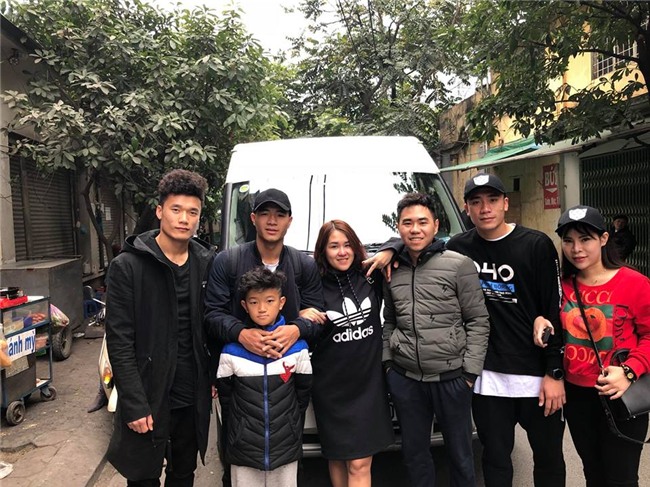 Chẳng thua kém các ngôi sao, dàn cầu thủ U23 khoe outfit cực chất đón Tết-2