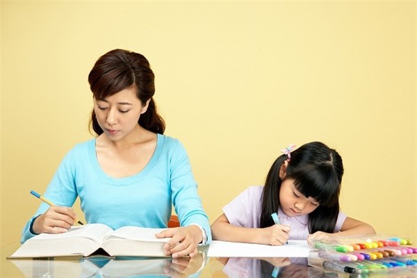 Đặc điểm của những bà mẹ có khả năng dạy con xuất sắc - Ảnh 1.