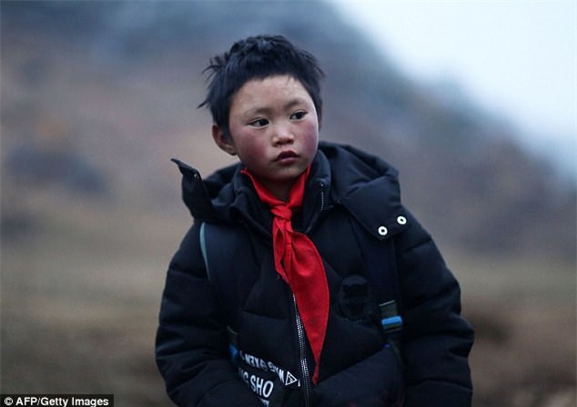 Con chỉ mong mẹ sớm quay về: Ước muốn duy nhất ngày đầu năm mới của cậu bé băng giá lay động cộng đồng mạng - Ảnh 4.