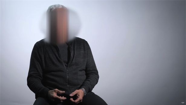 Tự xưng là du hành thời gian tới năm 3300, người đàn ông đưa ra những cảnh báo về thảm họa xảy ra trên thế giới - Ảnh 1.