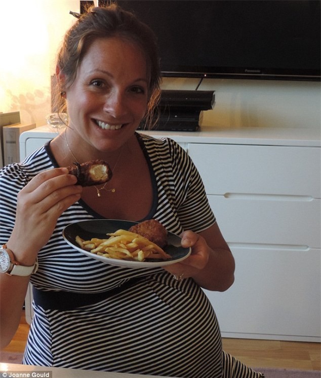 Công thức gà giòn giống hệt ngoài tiệm gà rán nổi tiếng đây rồi, các mẹ làm ngay cho con ăn thôi nào - Ảnh 1.