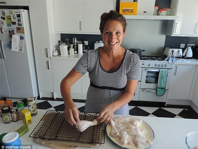 Công thức gà giòn giống hệt ngoài tiệm gà rán nổi tiếng đây rồi, các mẹ làm ngay cho con ăn thôi nào - Ảnh 6.