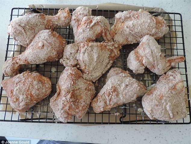 Công thức gà giòn giống hệt ngoài tiệm gà rán nổi tiếng đây rồi, các mẹ làm ngay cho con ăn thôi nào - Ảnh 7.